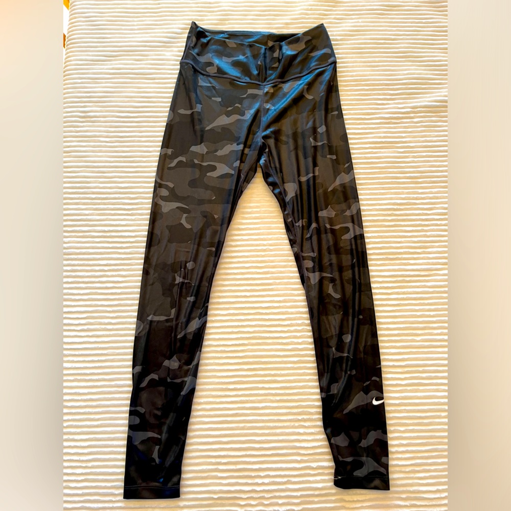 Gray and black Nike camo leggings